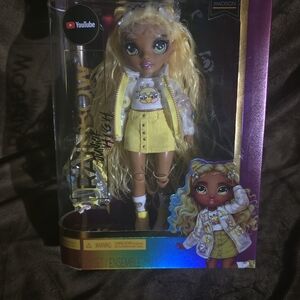 Rainbow High Madison Yellow Doll Outfit